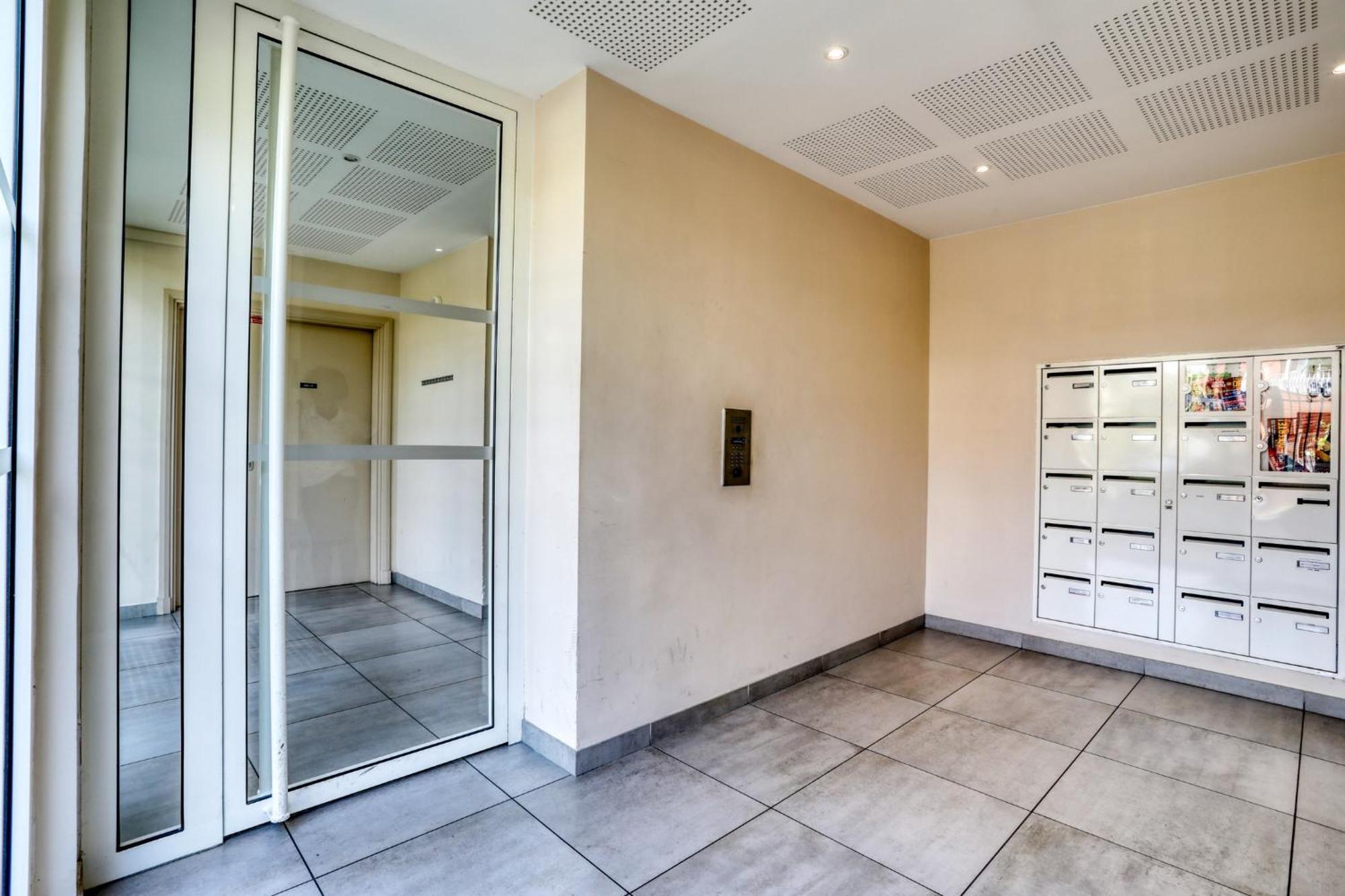 "Le Serenity ", Appartement Spacieux ,Balcon, Parking Prive Gratuit, Netflix, Proche Cdg Et Stade De France Stains Zewnętrze zdjęcie